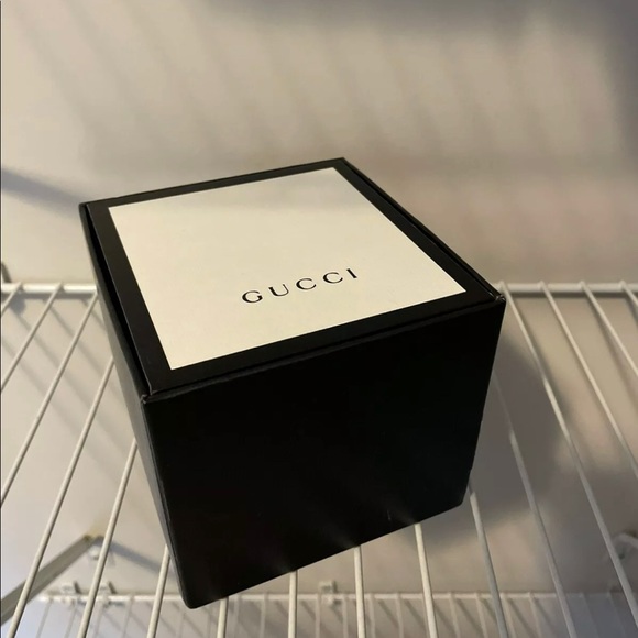 Gucci Womens Watch G-Timeless Ya126523